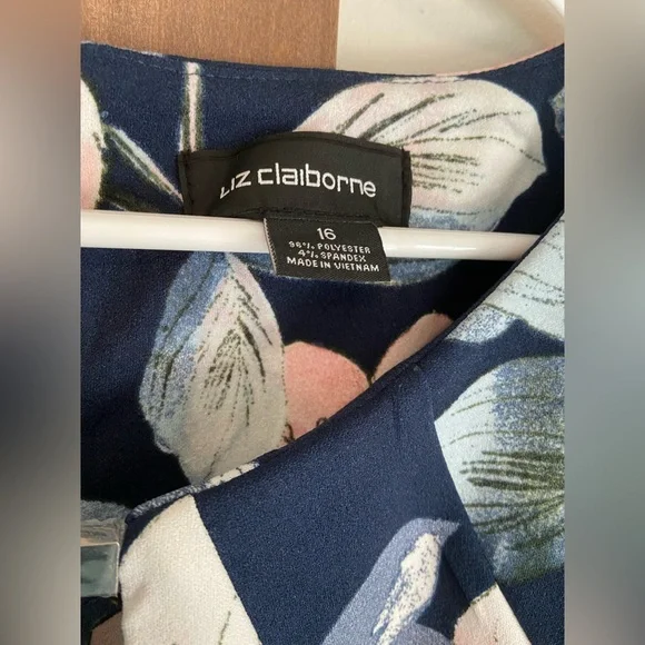 Liz Claiborne Sleeveless Floral Pleated Fit & Flare Dress Size 16 - Picture 5 of 5